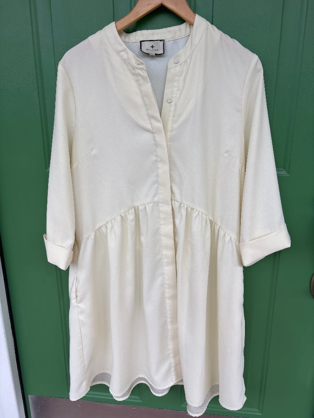 Tuck royal shirt dress offwhite ladies size L gently used